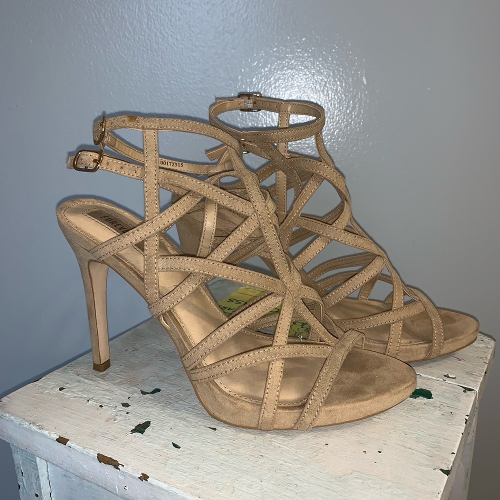 heels - Picture 4 of 4